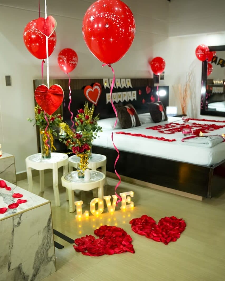 Suite Diamond con decoración especial de ocasión (no es la ambientación estándar de la habitación)