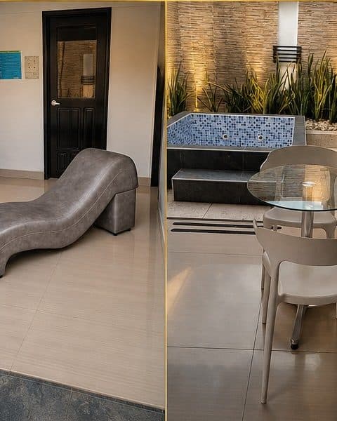 Suite Platinum: silla de relax y jacuzzi de mosaico en el patio interior, vista de la puerta